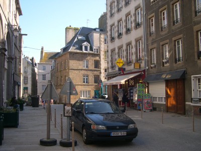  dans la ville fortifiée